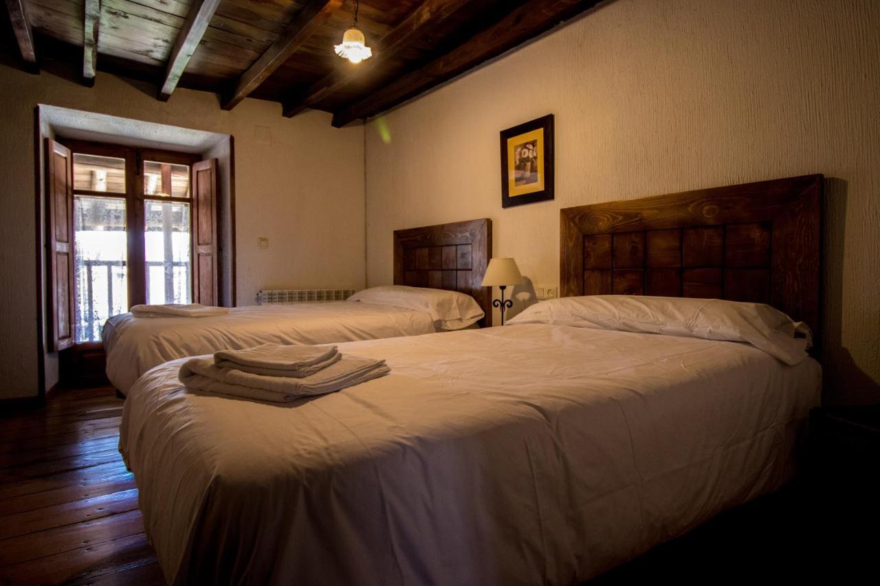 Hostal La Casa del Abuelo Hoyos del Espino Exterior foto