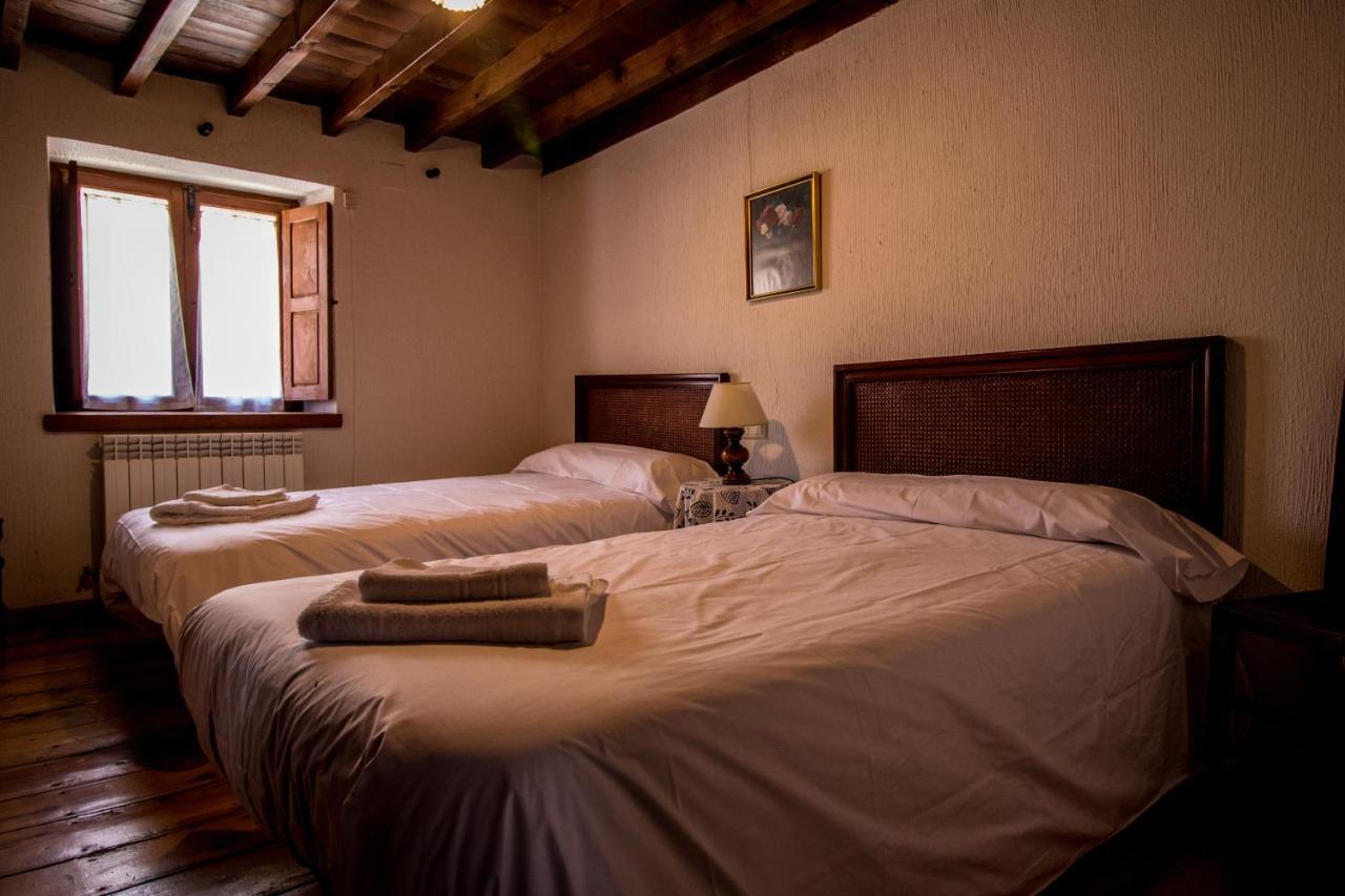 Hostal La Casa del Abuelo Hoyos del Espino Exterior foto